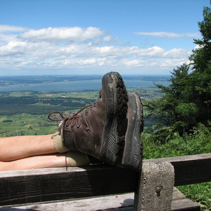 hiking-boots-1913757_1280